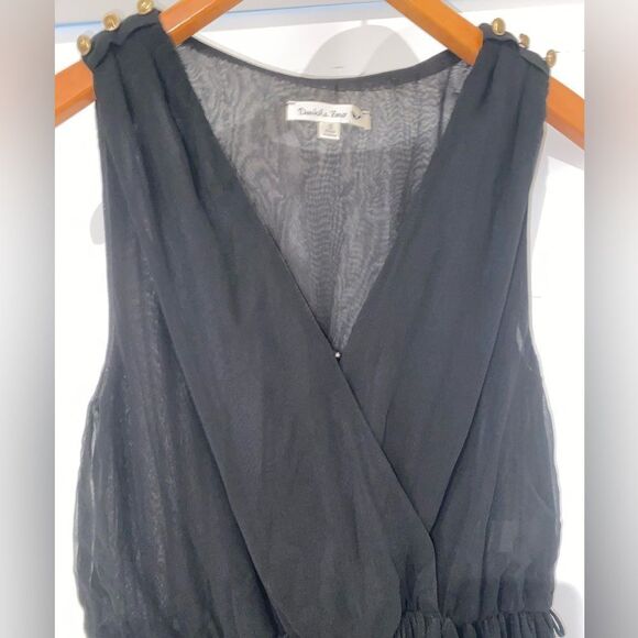 DOUBLE ZERO Sleeveless V-Neck Black Wide Leg Jumpsuit w Gold Toned Accents Small - Picture 4 of 13